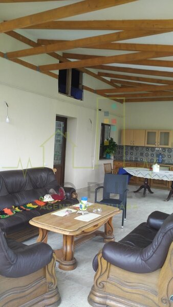 Casa Individuala. Langa Tivoli si padure.