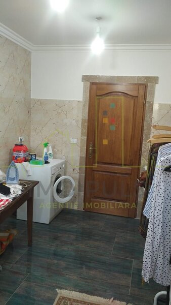 Casa Individuala. Langa Tivoli si padure.