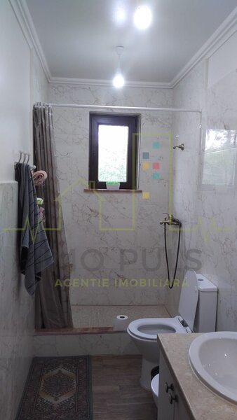 Casa Individuala. Langa Tivoli si padure.